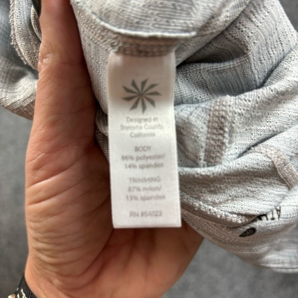 ATHLETA Women’s Heathered Grey Textured Crop Athletic Leggings size: XS - Picture 7 of 11